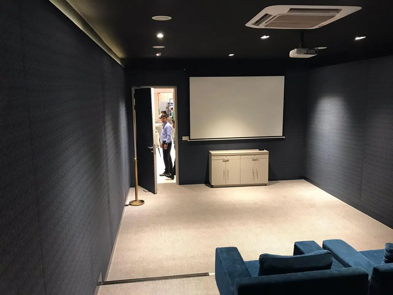 Ashford Sales Lounge — Nahur — view 23